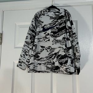 Boys Nike Dri Fit hoodie size 6